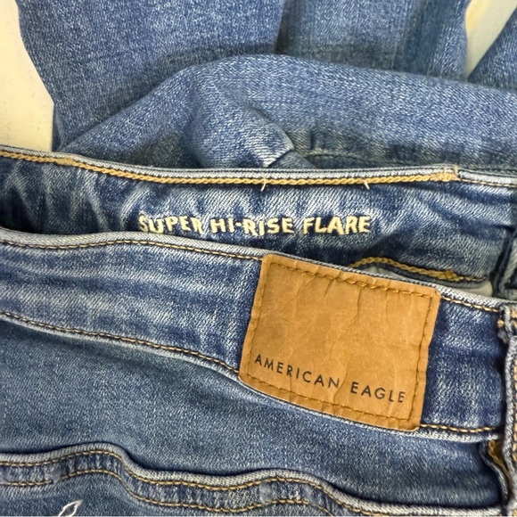 American Eagle Super High-Rise Flare Jeans Size 6 Regular Distressed Hem Stretch - Picture 5 of 8